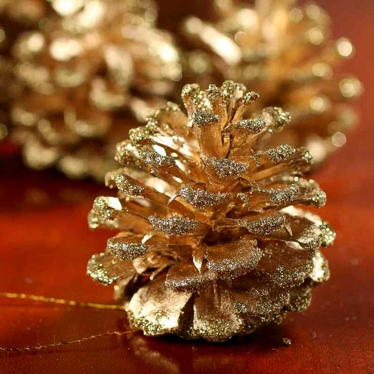 Glittered Pinecones For Elegant Christmas Tree Decorations 