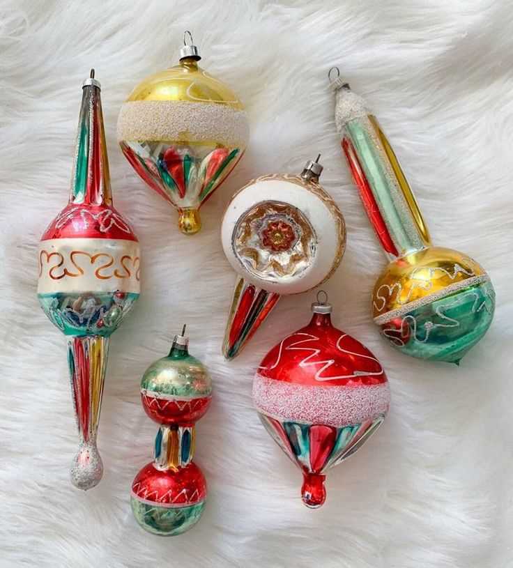 Vintage-Inspired Ornaments For Elegant Christmas Tree Decorations 