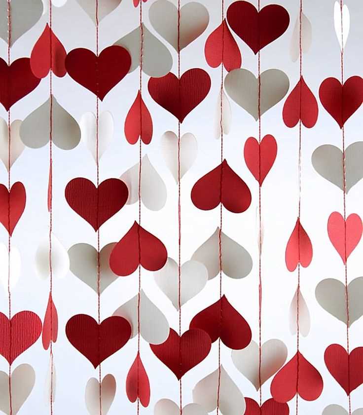 DIY Heart Garland for Stunning Valentine’s Day Photo Shoot Ideas 