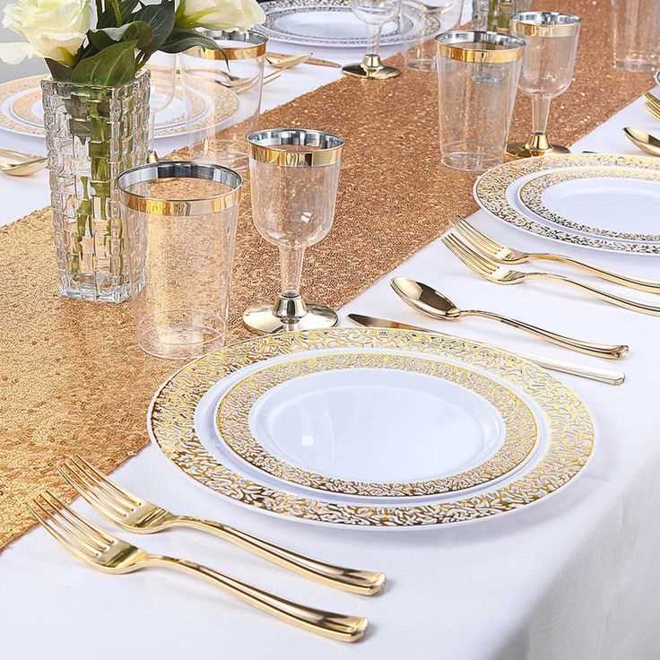  Glamorous Metallic For 27 Adorable Thanksgiving Table Setting Ideas