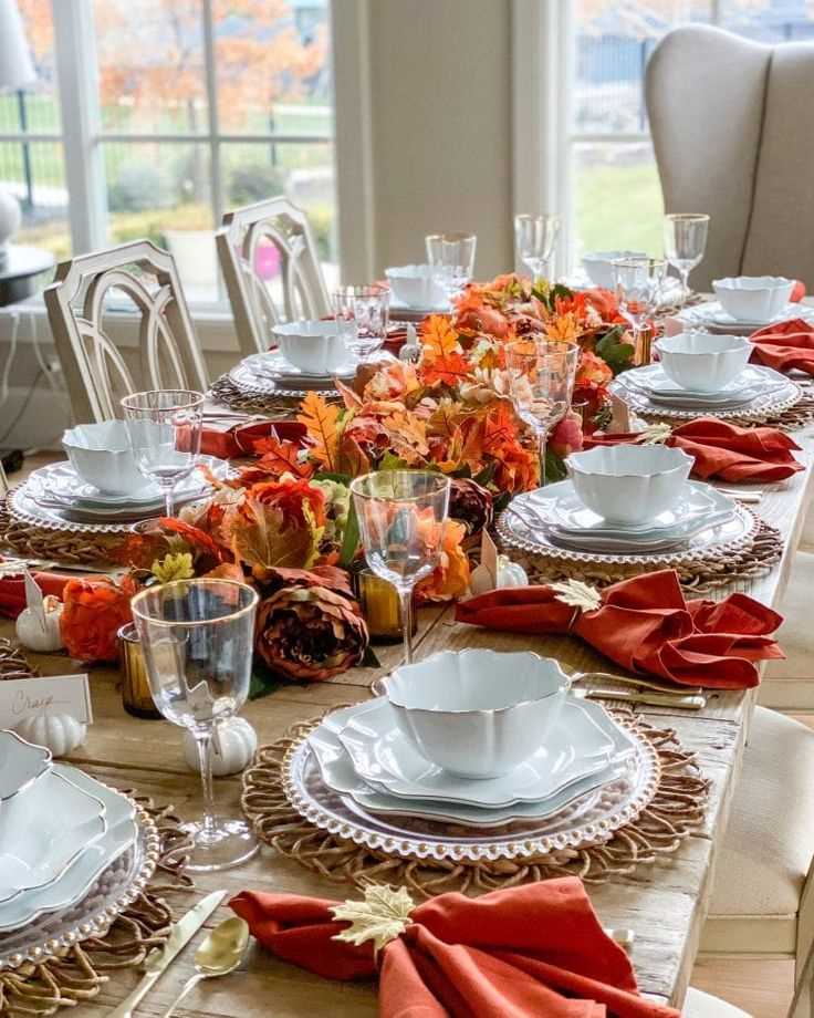 Harvest-Themed Table Settings for Creative/Comfy Thanksgiving Decor