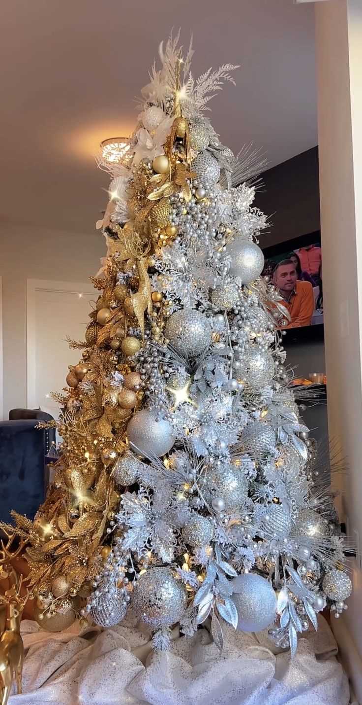 Glamour and Glitter - A Touch of Sparkle for 12 Days of Christmas Tree Decor